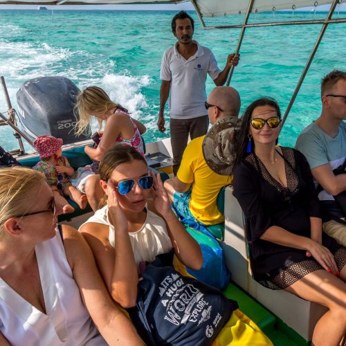 Malediwy - rejs łodzią między wyspami