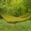Hamak Levitate Ultralight Oliva - w lesie