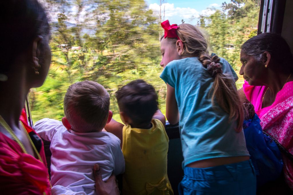 sri-lanka-podroz-pociagiem-z-dziecmi Podróż pociągiem z dziećmi Sri Lanka