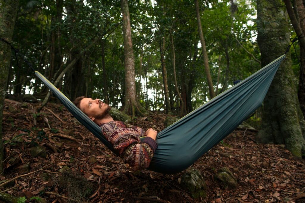 odpoczynek-w-outdoorze-w-hamaku Odpoczynek w hamaku