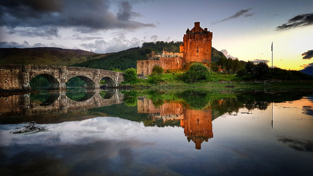 Zamek Eilean Donan na wyspie Loch Duich - Szkocja
